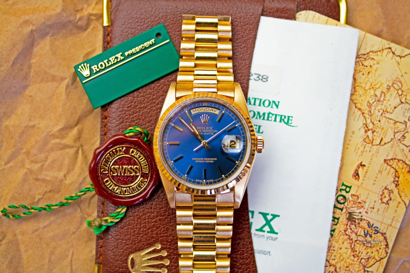1990 18k yellow gold Rolex Day Date Reference 18238 - Blue sunburst dial - Vintage Watch Specialist