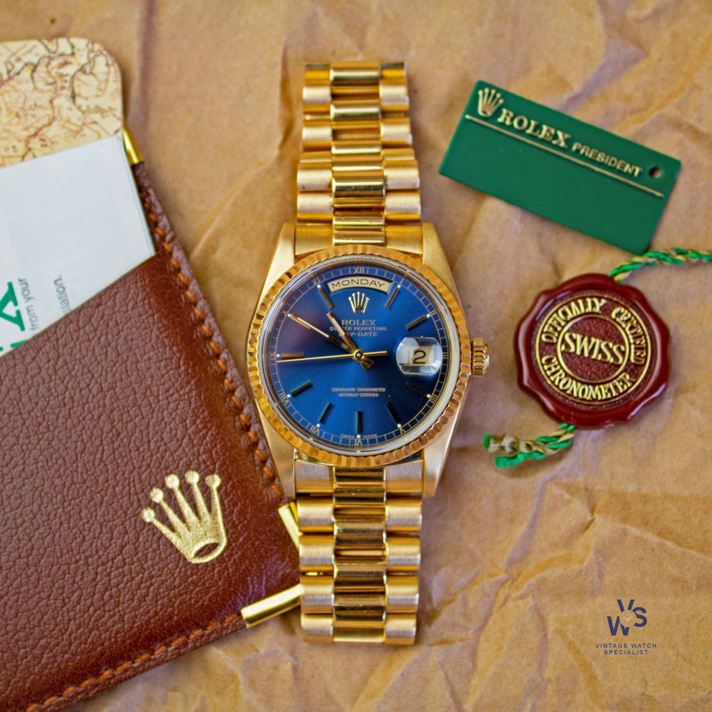 1990 18k yellow gold Rolex Day Date Reference 18238 - Blue sunburst dial - Vintage Watch Specialist