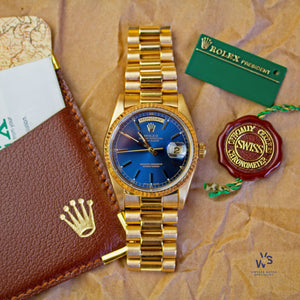 1990 18k yellow gold Rolex Day Date Reference 18238 - Blue sunburst dial - Vintage Watch Specialist