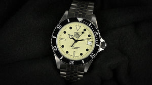 Tag Heuer Professional 200m - Night Diver - Luminous Dial - Model Ref: 980.113B - c.1987