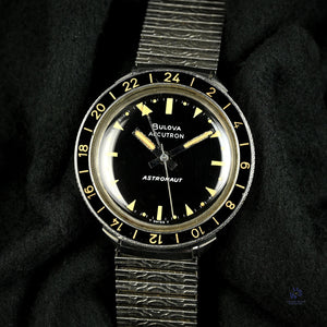 Bulova Accutron Astronaut with Black 24 hr Bezel Mint Condition Box Papers and Original Purchase Receipt 1983 Vintage Watch Specialist