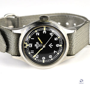 Military Issued Smiths DeLuxe T Dial - 6B/542 - 1956 - Vintage Watch Specialist