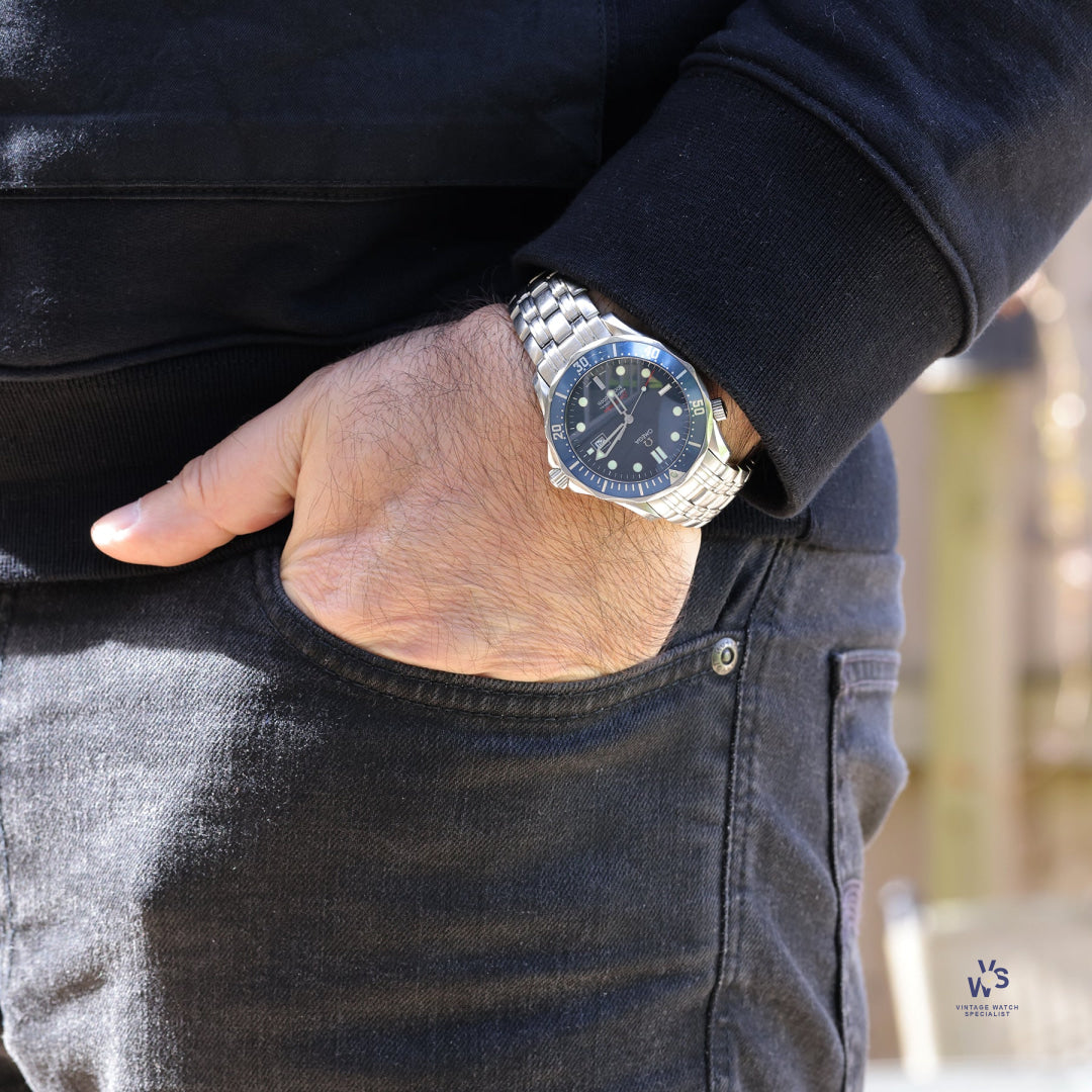 Omega Seamaster Professional - Model 196.1504 - Quartz with Blue