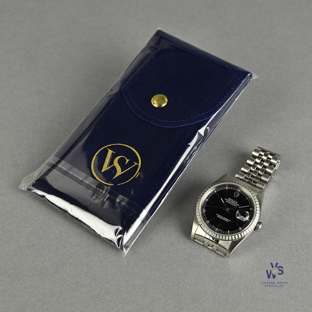 ROLEX DATEJUST ボックスと説明書とギャランティ有り Rolex Datejust Reference 16220 - Black Dial - Box and Papers