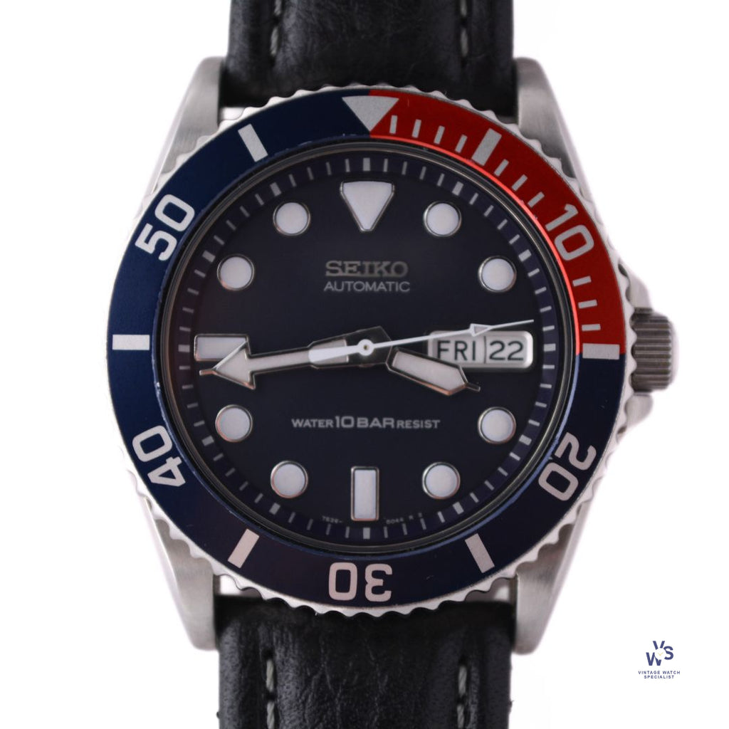 Seiko Automatic SKX033 - Day/Date Dive Watch Pepsi Bezel Vintage Specialist