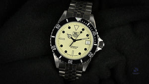 Tag Heuer Professional 200m - Night Diver - Luminous Dial - Model Ref: 980.113B - c.1987 - Vintage Watch Specialist