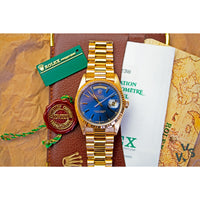 1990 18k yellow gold Rolex Day Date Reference 18238 - Blue sunburst dial - Vintage Watch Specialist