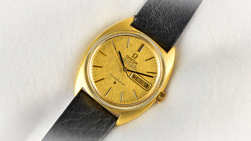 Omega Constellation with Day-Date - Model Reference 168.029 - 18K Gold - Solid Gold Linen Textured Dial - 1969