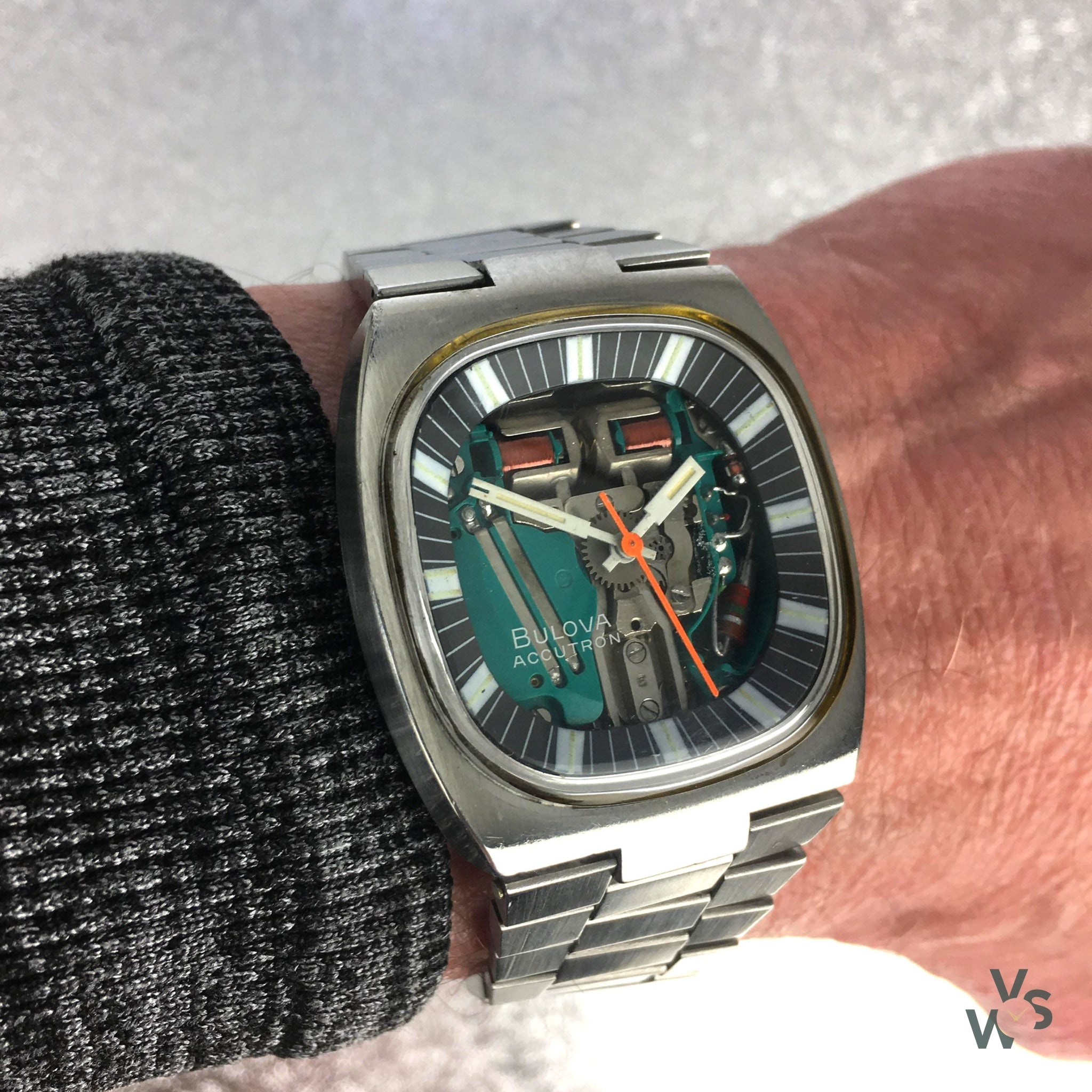 Bulova accutron square face clearance