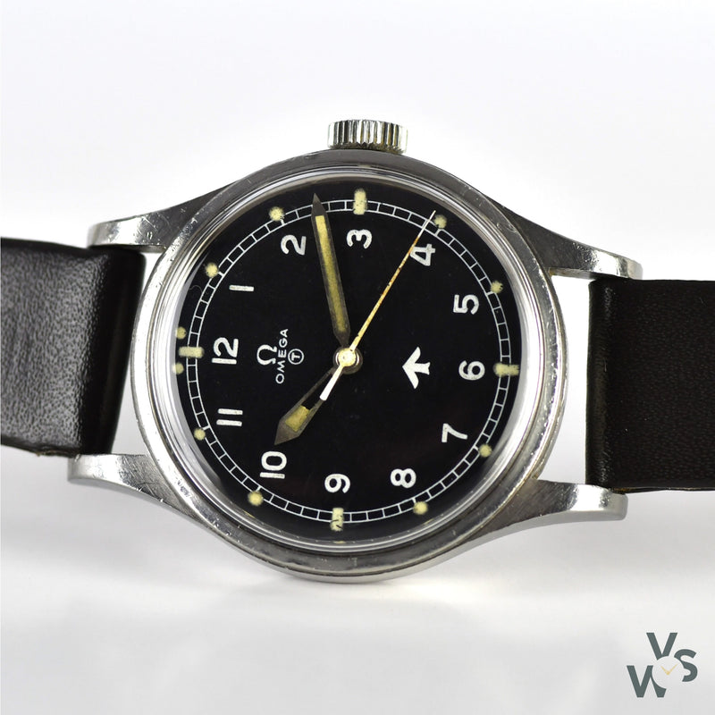 Omega 1953 ’Fat Arrow’ RAF-Issued Pilot’s watch - Ref. 2777-1 - 6645 - 101000 6B/542 - Vintage Watch Specialist