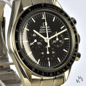 Omega Speedmaster Professional Moonwatch - Ref. 3570500 - 42mm - Box and Papers 2003 - Vintage Watch Specialist
