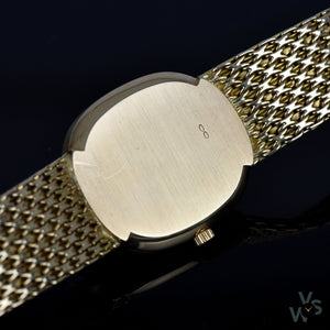 Vintage Patek Philippe Ellipse 18K Gold Unisex Watch With ‘Hobnail’ Bezel and Integral ‘Hobnail’ Bracelet - Ref 3931/010 - c. 1989. - 