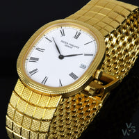 Vintage Patek Philippe Ellipse 18K Gold Unisex Watch With ‘Hobnail’ Bezel and Integral ‘Hobnail’ Bracelet - Ref 3931/010 - c. 1989. - 