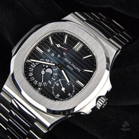 Patek Philippe Nautilus - 5712/1A Date Moon Phases - Complete Set - Dated Jan 2019 - Vintage Watch Specialist