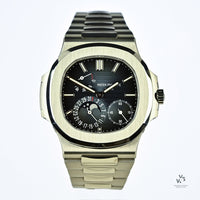 Patek Philippe Nautilus - 5712/1A Date Moon Phases - Complete Set - Dated Jan 2019 - Vintage Watch Specialist