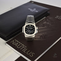 Patek Philippe Nautilus - 5712/1A Date Moon Phases - Complete Set - Dated Jan 2019 - Vintage Watch Specialist