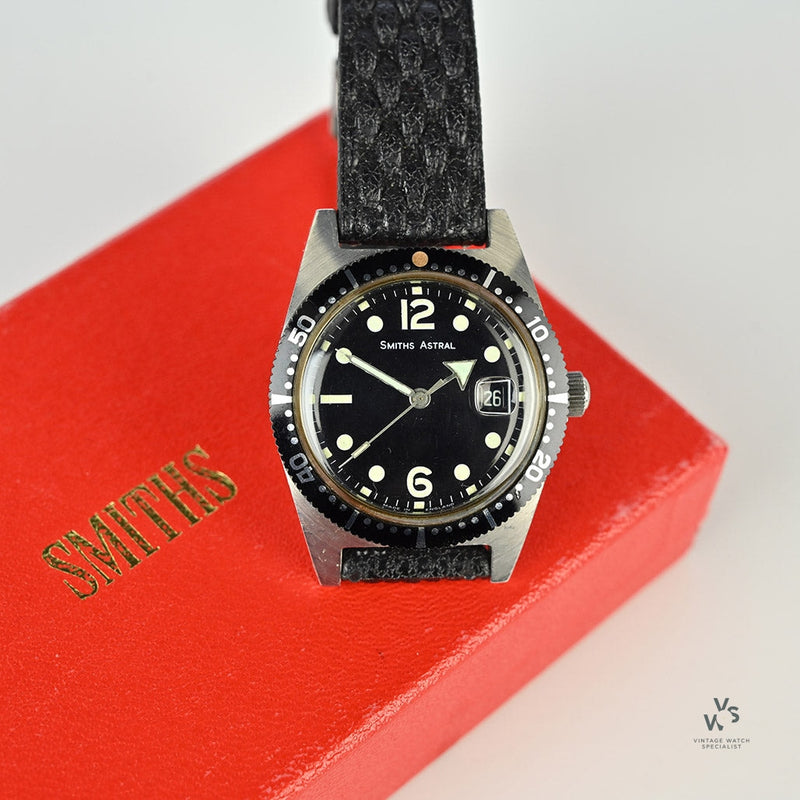 Smiths Astral - 20 ATM Divers Wristwatch - Caliber 60467e - c.1960s - Vintage Watch Specialist