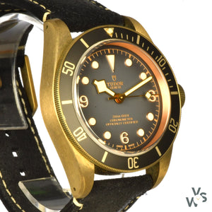 Tudor Geneve - Black Bay Bronze - Chronometer Calibre MT5601 - Model 79250BA - Vintage Watch Specialist